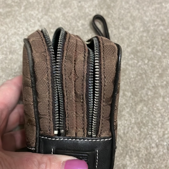 Used coach mini wristlet, with two zippered, compartments, brown leather small c - Picture 5 of 8